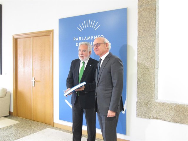 El fiscal superior y el presidente del Parlamento este viernes   