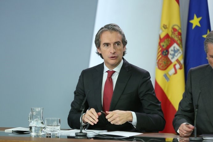 Rueda de prensa de Iñigo de la Serna tras el Consejo de Ministros