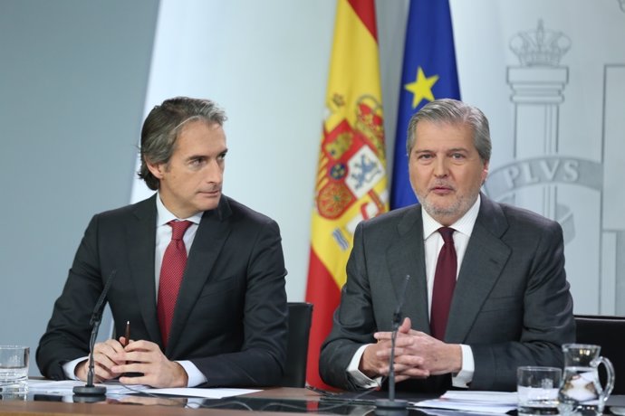 Rueda de prensa de Iñigo de la Serna y Méndez de Vigo tras el Consejo