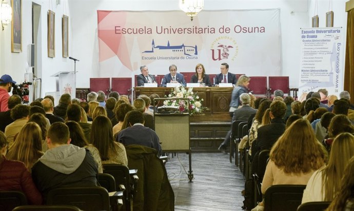 Acto de bienvenida de nuevos alumnos en Osuna