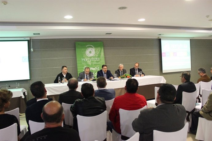 El consejero de Agricultura interviene en la asamblea de Hortyfruta