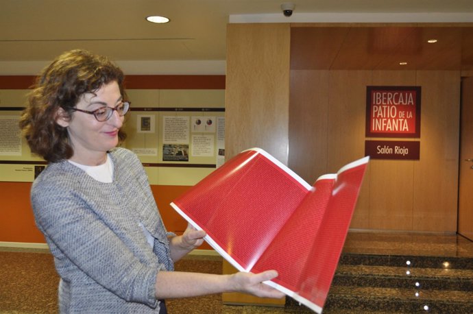 Maite Pagazaurtundua ha presentado el Libro Blanco y Negro del Terrorismo en UE.