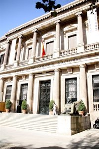 El Museo Arqueológico Nacional abrirá mañana tras el desalojo de este viernes por un producto que causaba irritación