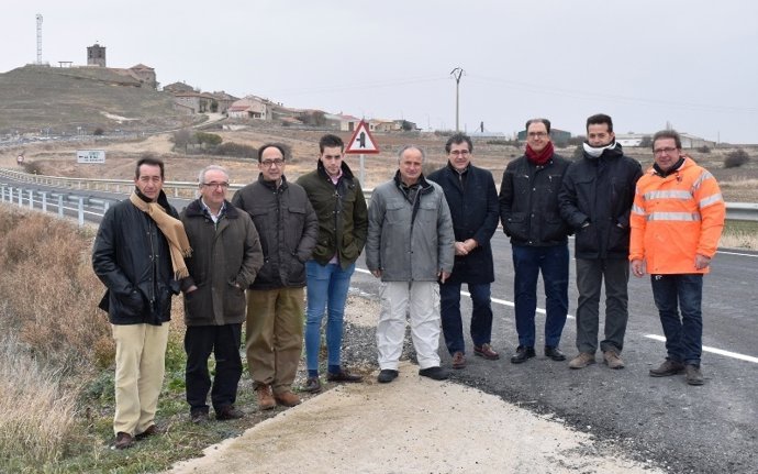 Visita de Manuel López a las obras en la CL-101