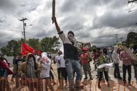 Al menos un muerto y 20 heridos en las protestas en Honduras a la espera de los resultados electorales