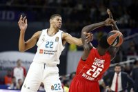 El Madrid toca fondo ante el colista Estrella Roja