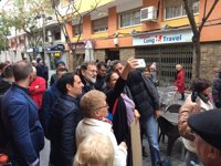 Mariano Rajoy pasea por Castelldefels junto a Xavier Garcia Albiol y el exalcalde Manuel Reyes