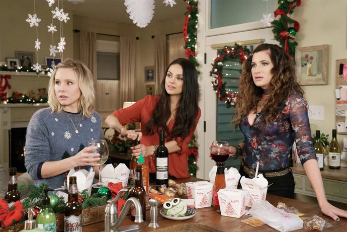 A BAD MOMS CHRISTMAS, l-r: Kristen Bell, Mila Kunis, Kathryn Hahn, 2017. Ph: Hil