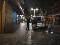 Denunciadas 106 personas por el consumo de alcohol en la vía pública el viernes por la noche en Sevilla