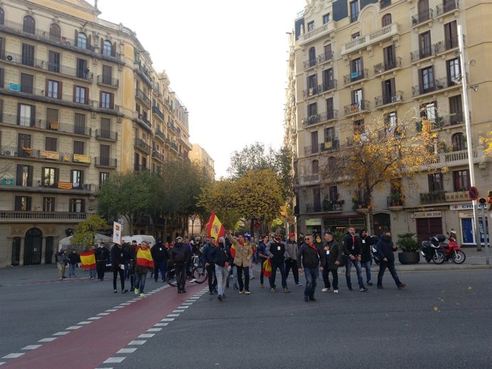 Manifestació davant la seu de la CUP
