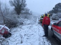 La Policía Foral atiende una veintena de accidentes por el temporal de nieve