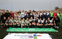 Tezanos apoya el progreso de la mujer en el fútbol 