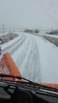 La nieve mantiene cortados cuatro puertos en Burgos y Salamanca y obliga a utilizar cadenas en 16 tramos