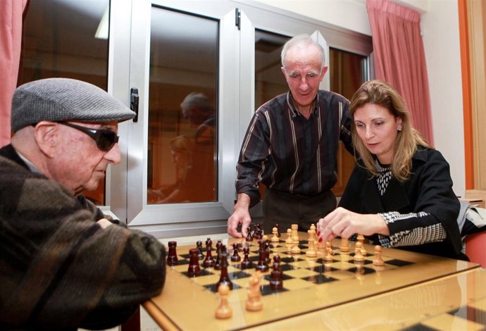 La alcaldesa, en una visita a un centro de mayores