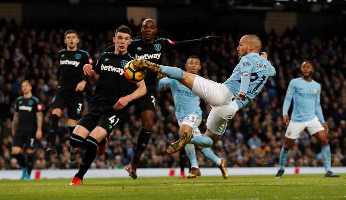 Silva derriba el muro del West Ham y prolonga la racha del Manchester City