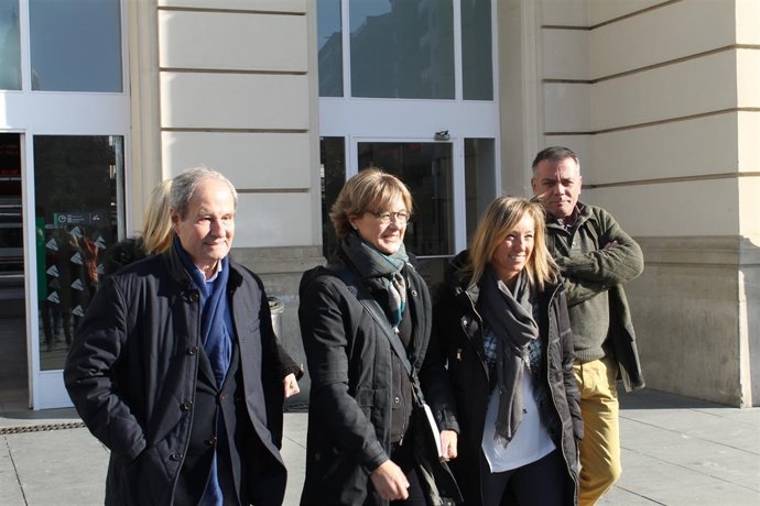 La ministra de Agricultura, Isabel García Tejerina, y Marisa Xandri (PP)