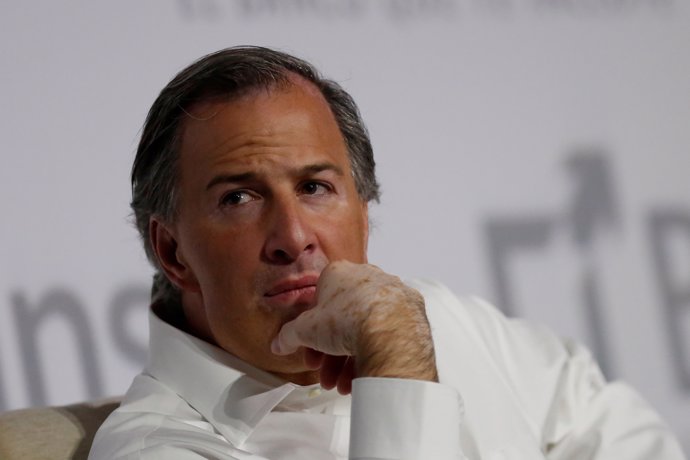 FILE PHOTO - Mexican Finance Minister Jose Antonio Meade attends a conference ma