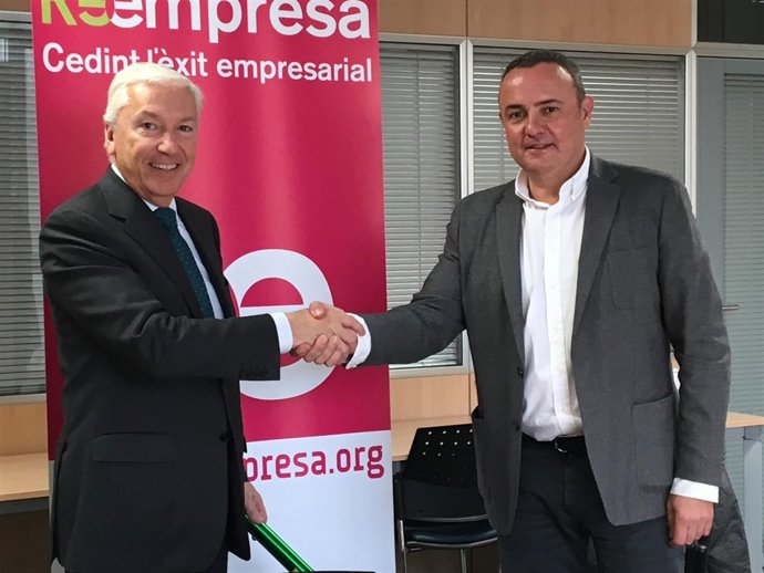 El presidente de Cecot, Antoni Abad, y el de Barcelona Oberta, Gabriel Jené, fir