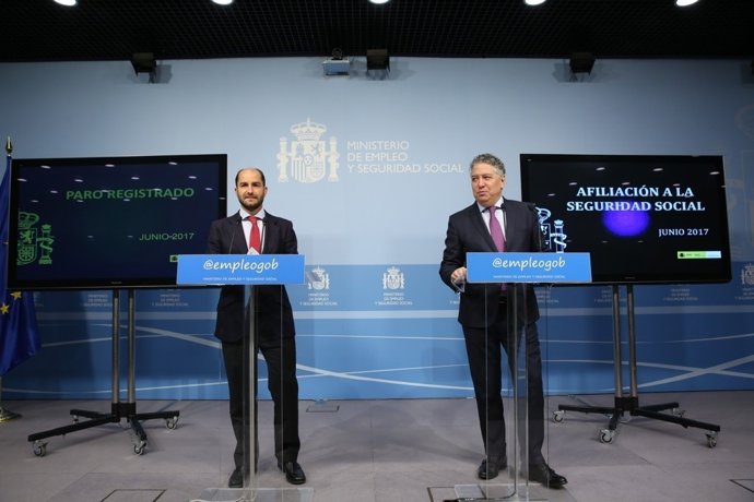 Juan Pablo Riesgo i Tomás Burgos en la presentació de les dades de l'atur