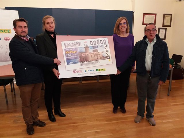 Presentación del cupón de la ONCE. 