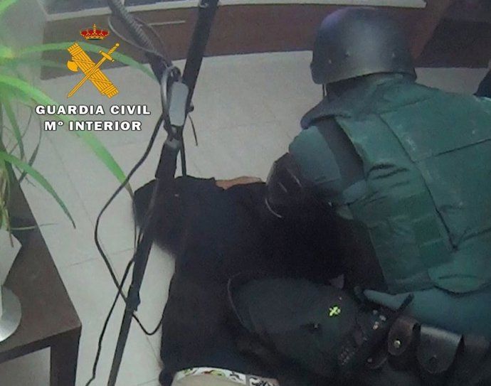 Rdo. Nota De Prensa Guardia Civil (Desmantelado Un Punto De Venta De Cocaína En 