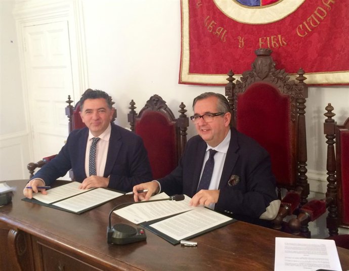 Cuevas y Martínez Portillo firman el acuerdo