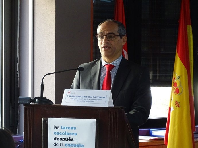 Nota, Audio Y Fotos: La Comunidad Facilita A Los Centros Educativos Orientacione