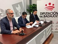 La Diputación de Badajoz y Apamex firman un convenio para promover el empleo en el ámbito de la discapacidad