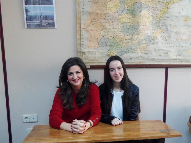 La delegada recibe a Carmen Arjona, alumna del Conservatorio Profesional de Jaén