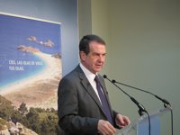 Caballero insiste en que el agua de Vigo es "perfectamente potable"