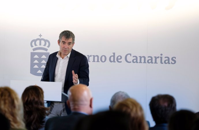 El presidente canario, Fernando Clavijo, en la presentación de 'Crecer Juntos'