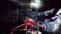Un incendio calcina el interior de una nave industrial dedicada a fabricar atracciones de feria