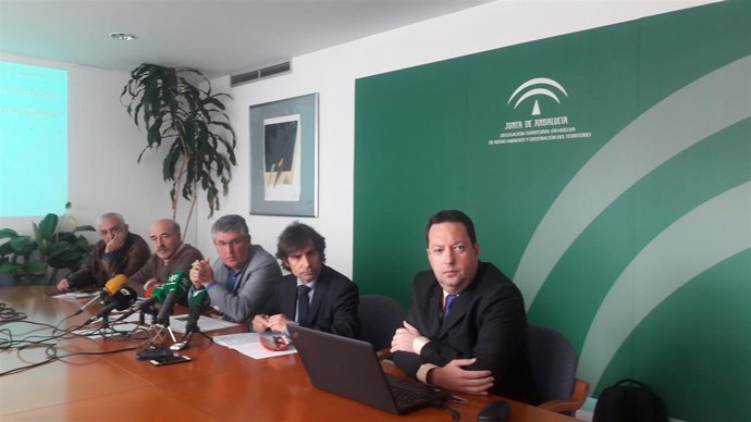 1 Nota Y 2 Fotos Junta (Estudio Malos Olores)