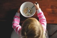 10 motivos por los que acompañar a los niños durante la merienda