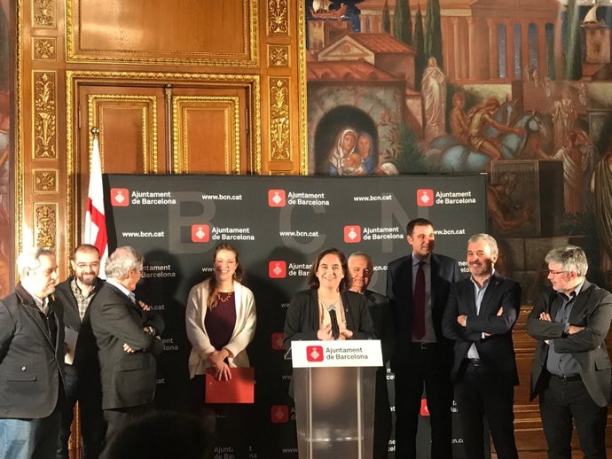 A.Colau presenta un acord sobre l'ordenança de terrasses