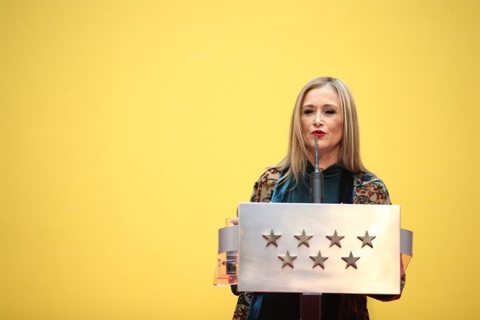 Cristina Cifuentes presideix l'acte homenatge a la Constitució