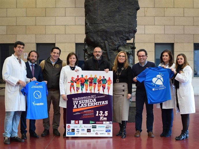 Autoridades en la presentación de la carrera