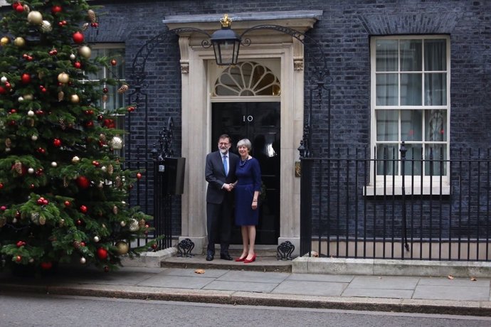 Rajoy recibido por Theresa May en Downing Street