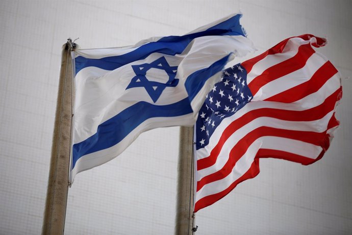 Banderas de Israel y Estados Unidos