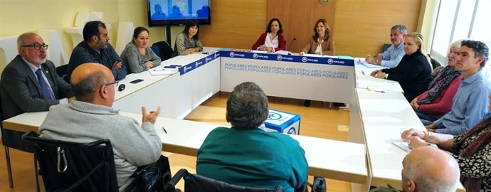 Navarro PP) reunion sobre ayudas a rehabilitar viviendas