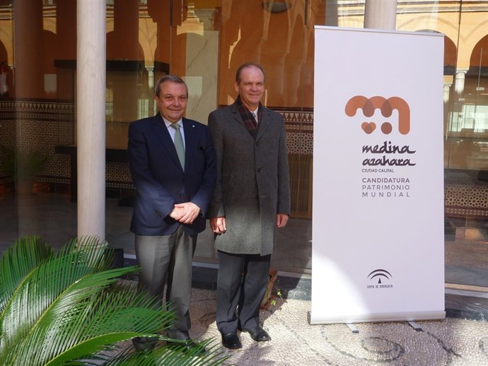 Alcalde (izda.) y Gracz, durante el encuentro mantenido