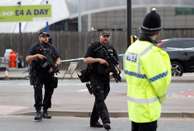 Policía armada en Manchester tras el atentado