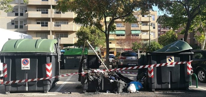 Contenedores quemados en la capital aragonesa
