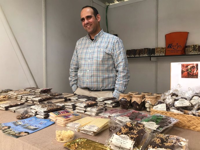 Miguel Ángel Rodríguez, maestro chocolatero de Chocolates 'La Virgitana'.