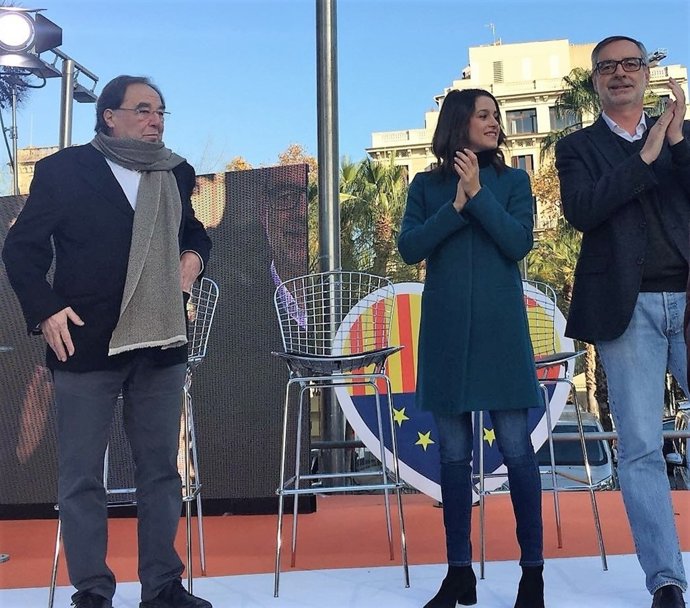 Francesc de Carreras;  Inés Arrimadas, José Manuel Villegas (Cs)