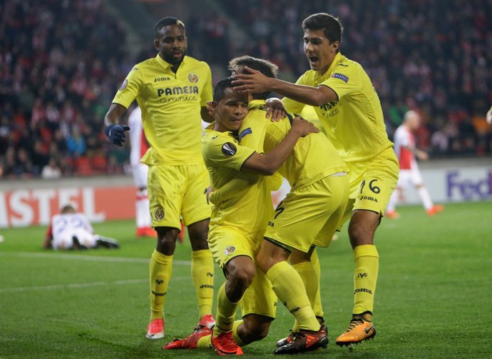 El Villarreal celebra su victoria ante el Slavia en la Liga Europa