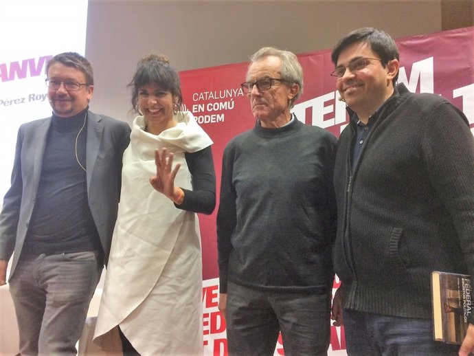 X.Domènech (CatECP) T.Rodríguez (Podemos) G.Pisarello (BComú) jurista J.P.Royo