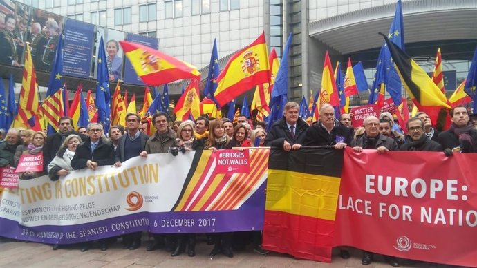 Sociedad Civil Catalana defensa a Brussel·les la Constitució 