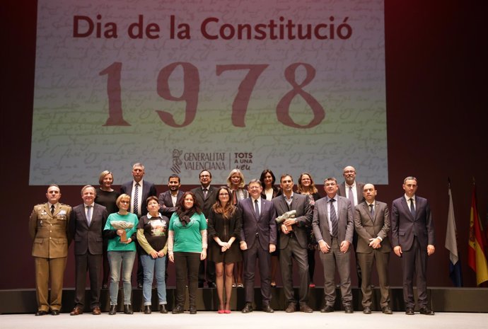 Puig preside la celebración del Día de la Constitución en Alicante