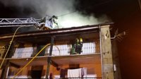 Un incendio destruye una vivienda en Vega de Pas